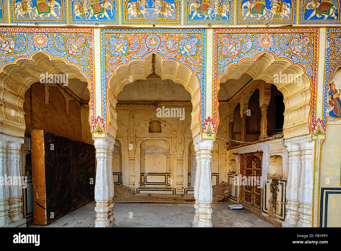 Kunstvoll verziert Fresken bemalten Havelis in Mandawa, traditionelle Residenz, Indien. Rajasthan Stockfoto