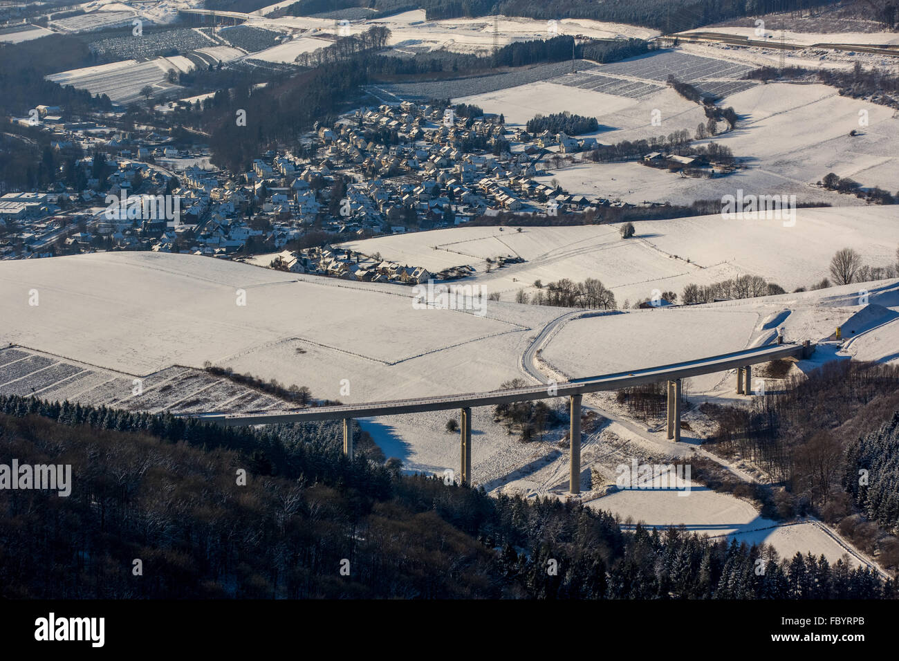 Luftaufnahme, Ausbau der Autobahn A46 Brücke zwischen Nuttlar und schlechte Olsberg, Olsberg, Sauerland, Nordrhein-Westfalen, Stockfoto