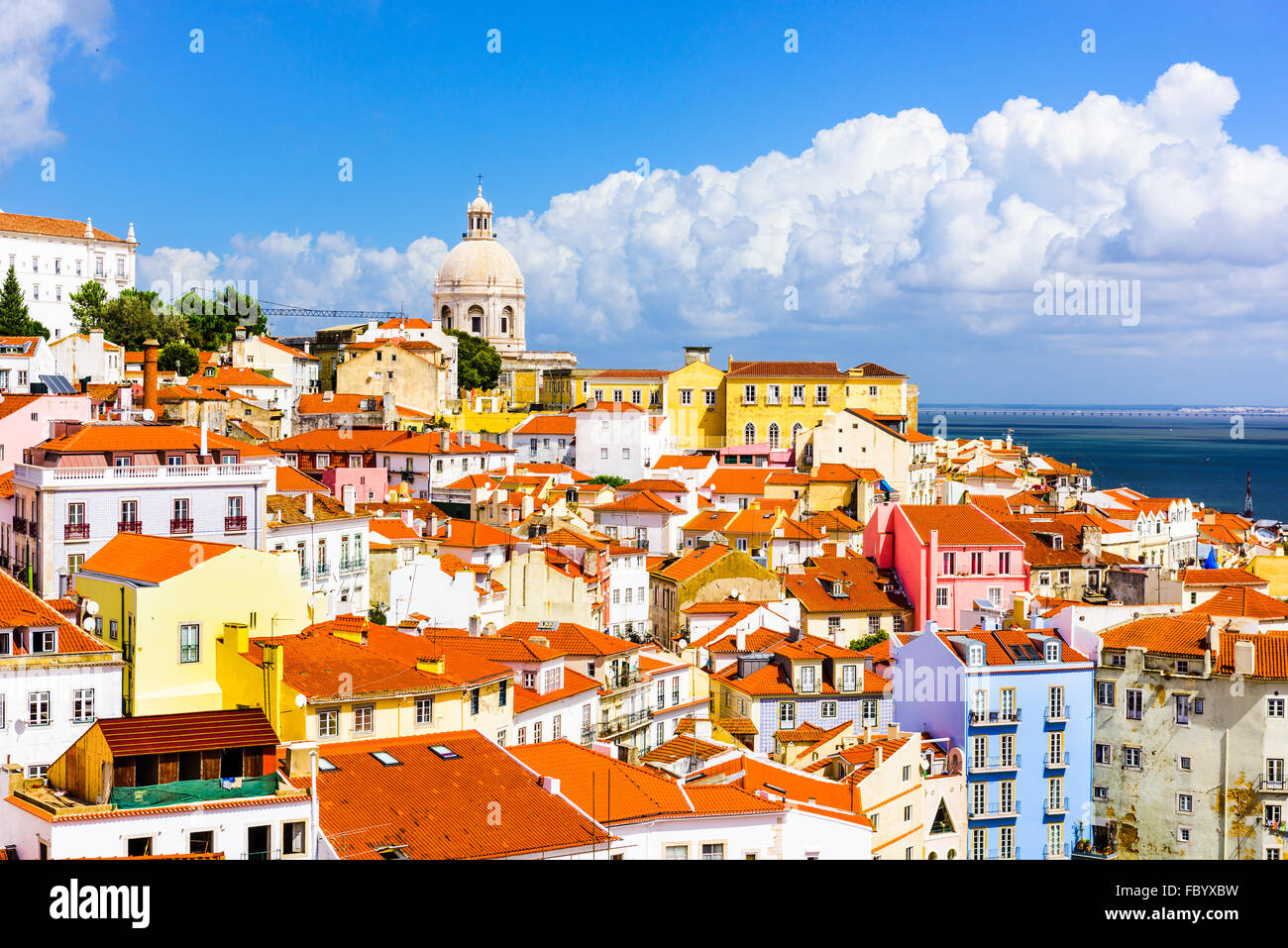 Lissabon, Portugal Stadt Skyline in der Alfama. Stockfoto