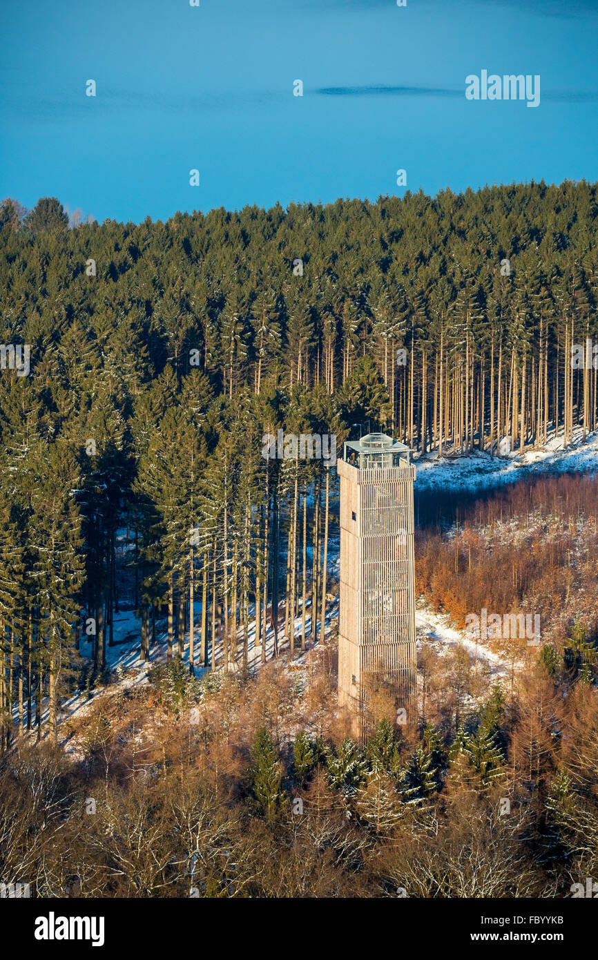 Luftbild, Möhne Tower, Aussichtsturm südlich von Mohnesee, Winter, Schnee, Möhnesee, Sauerland, Nordrhein-Westfalen, Deutschland Stockfoto