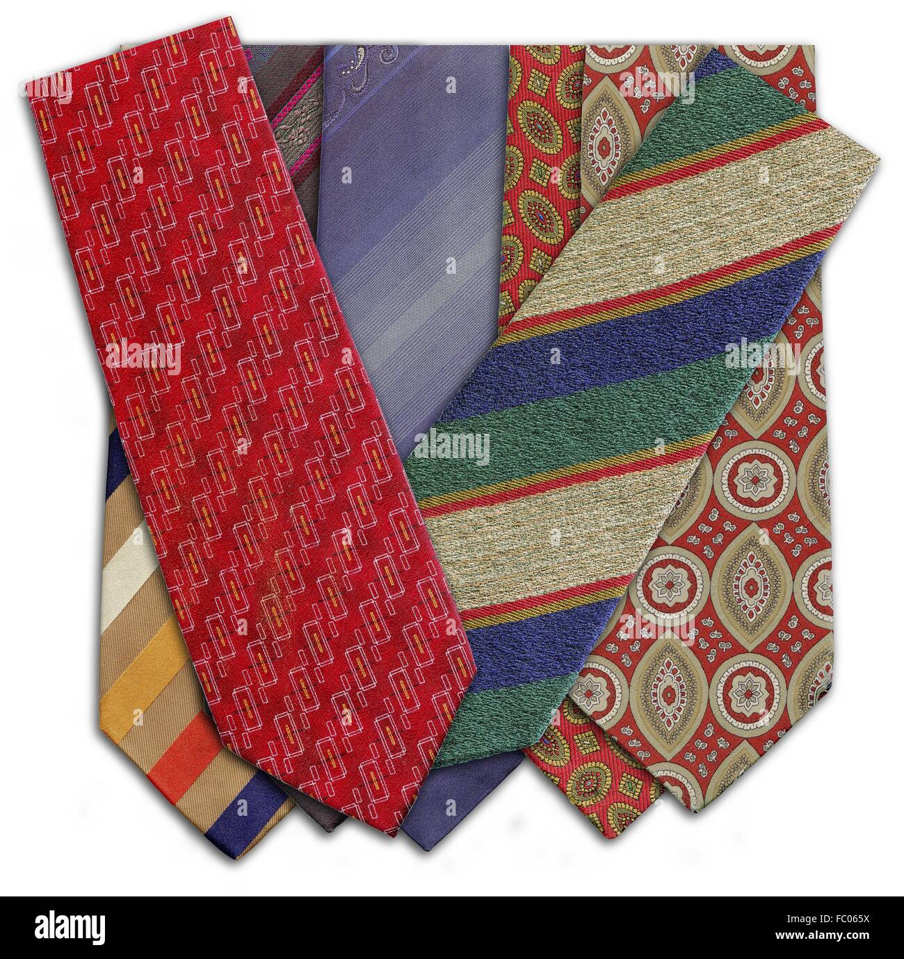Reihe von verschiedenen farbigen und gemusterten Krawatten Stockfoto