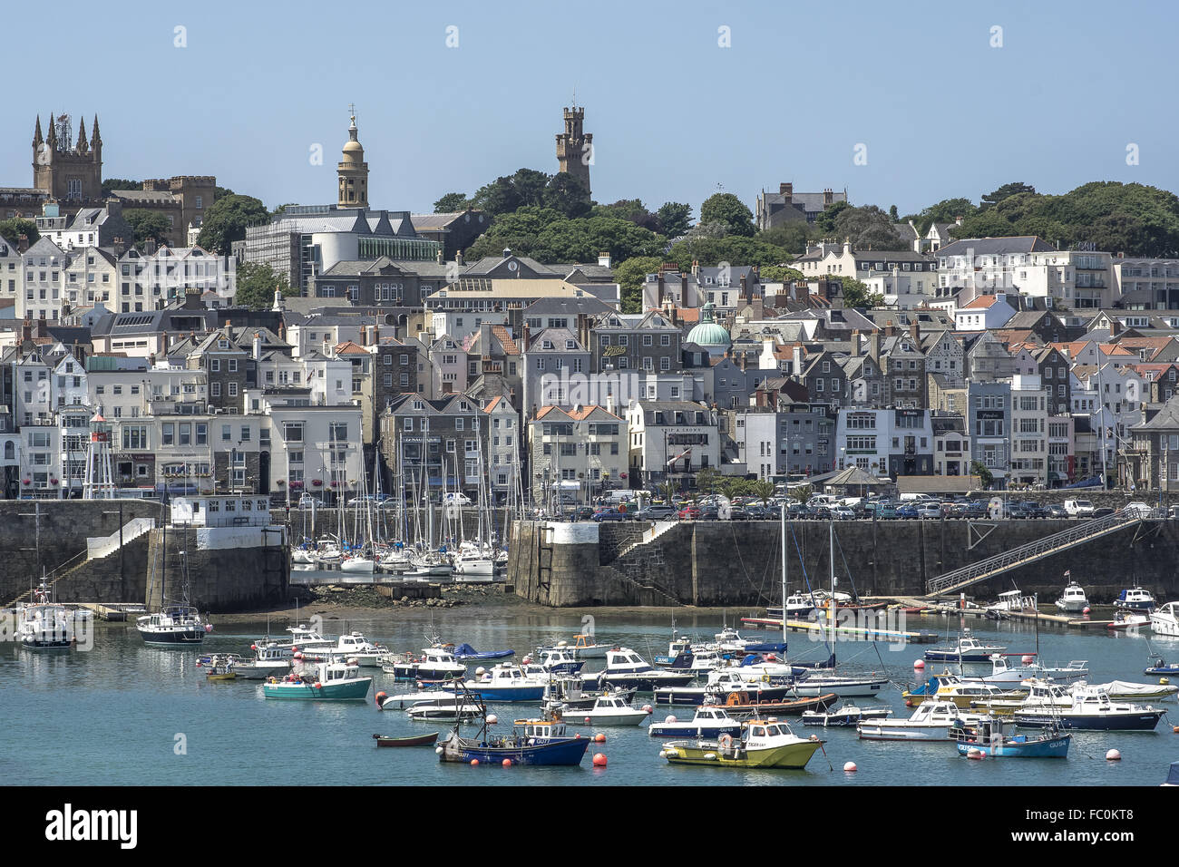 Castle Cornet - Blick auf St. Peter Port Stockfoto