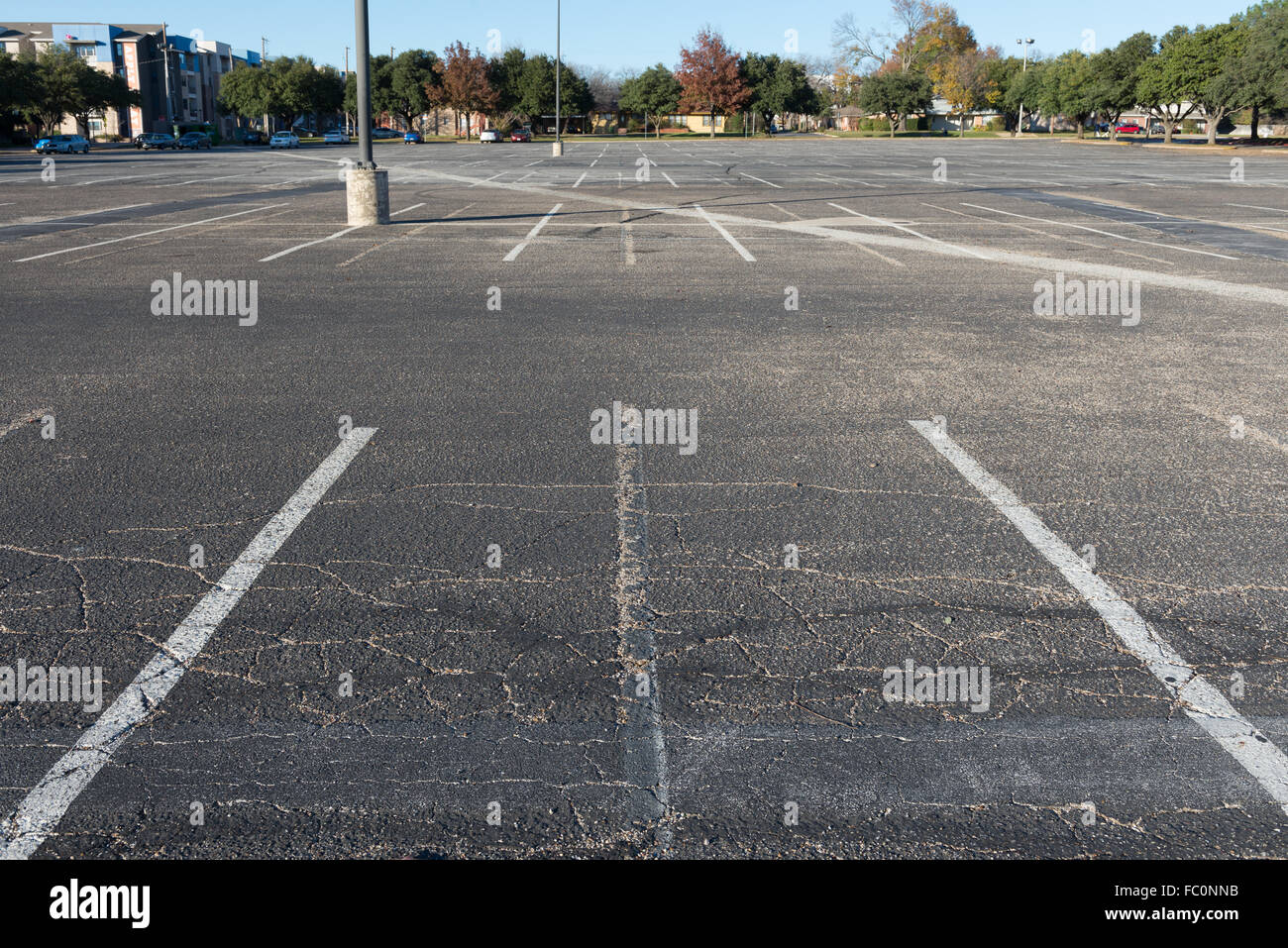 PKW-Parkplatz, leeren Raum zur Verfügung Stockfoto