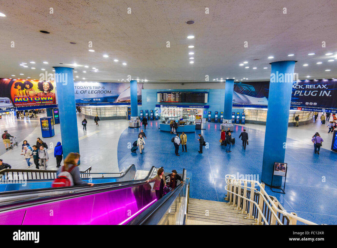 Pendler passieren Penn Station in New York City, USA. Stockfoto