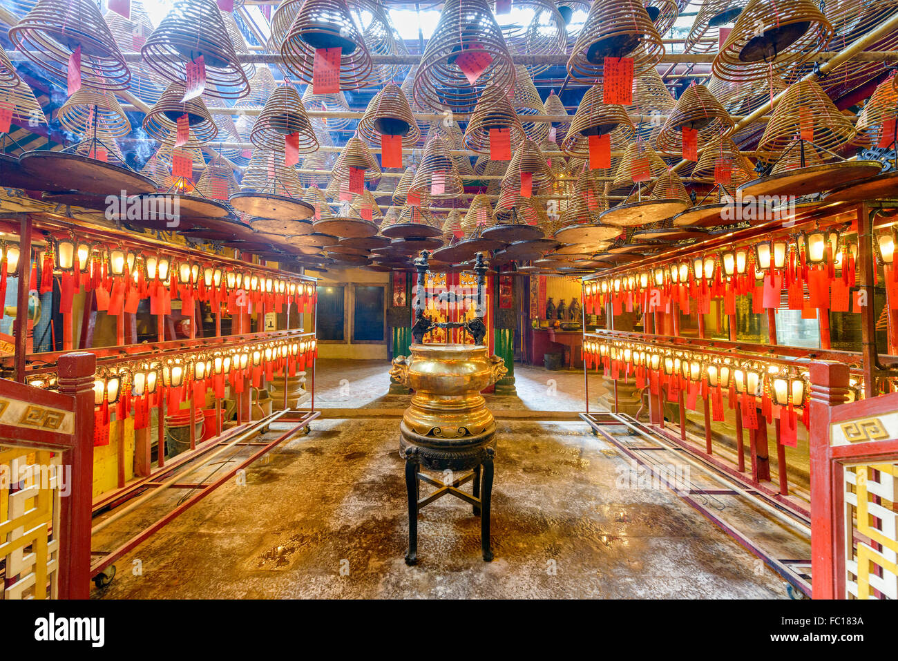 Das Innere der Man Mo Tempel in Hong Kong, China. Stockfoto