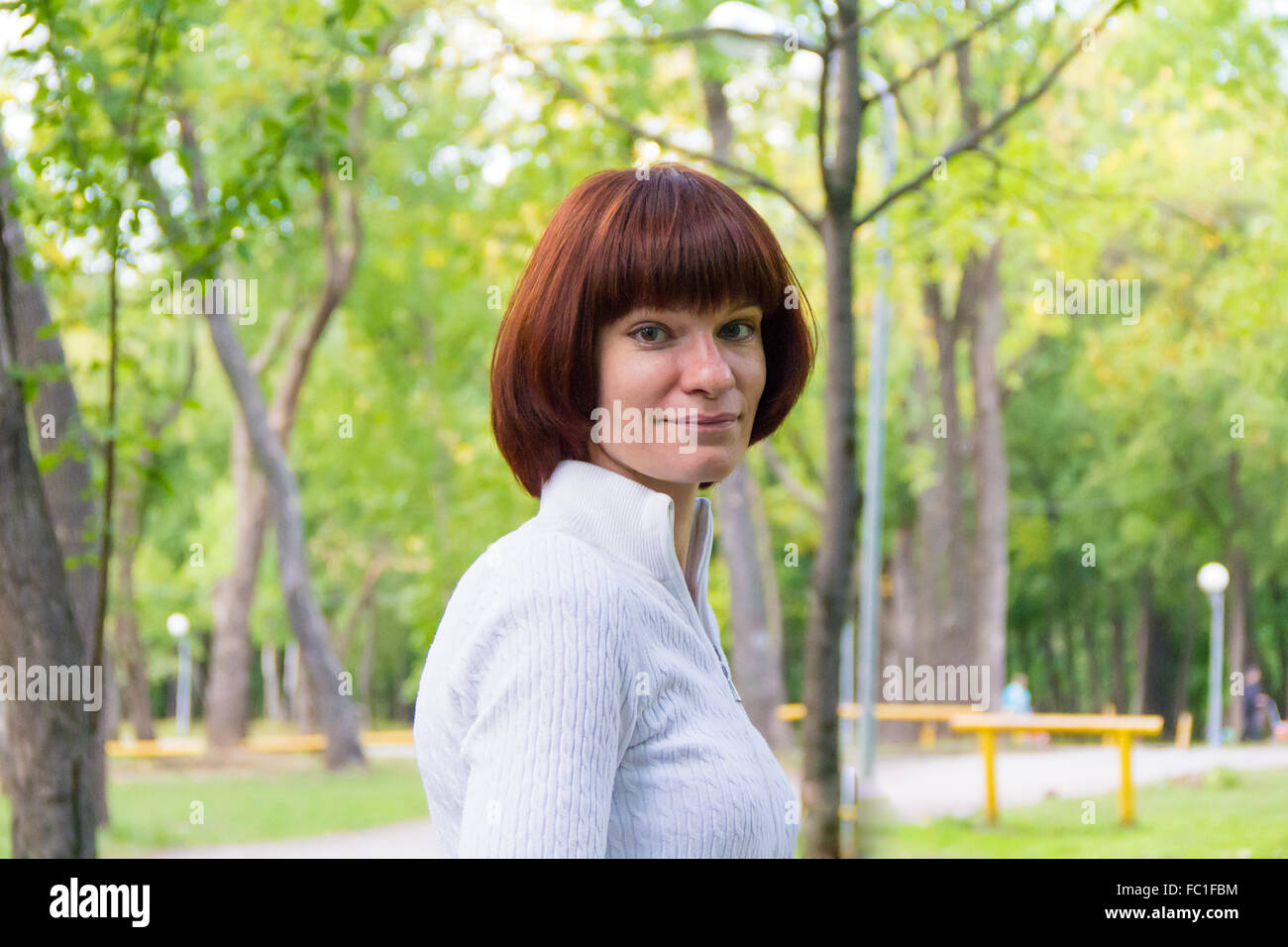 Frau mit braunen Haaren Stockfoto