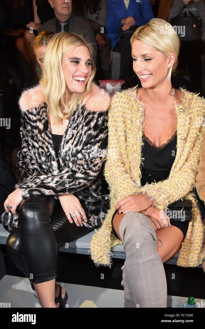 Berlin, Deutschland. 19. Januar 2016. Tigerlily Taylor Lena Gercke Bettina Zimmermann /Sitting /Mercedes Benz Fashionweek 2016/MARC CAIN /in Berlin/19.01.2016 MBFW Berlin/Bild Allianz Credit: Dpa picture-Alliance/Alamy Live News Stockfoto