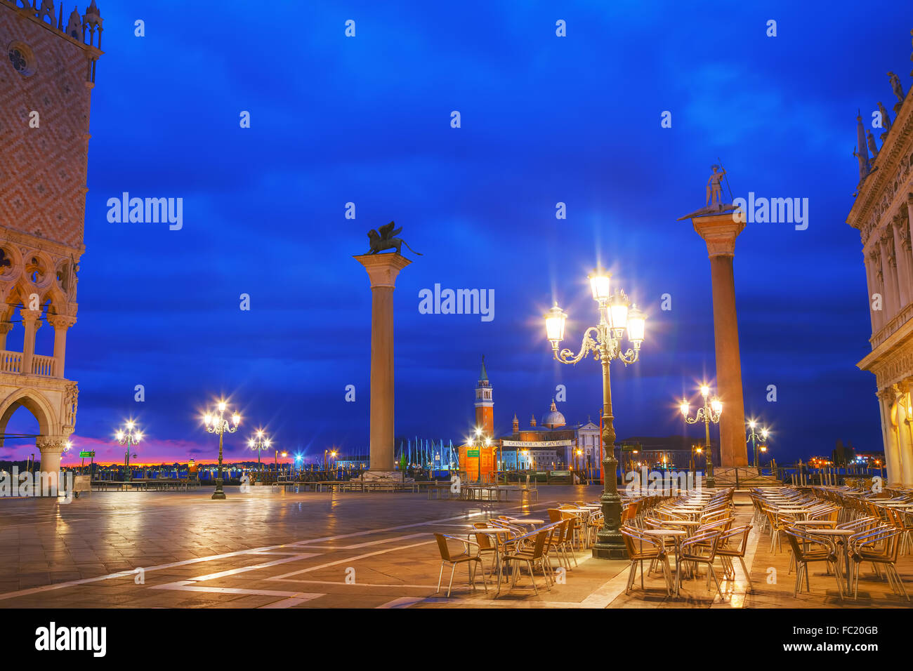 Piazza San Marco in Venedig bei Sonnenaufgang Stockfoto