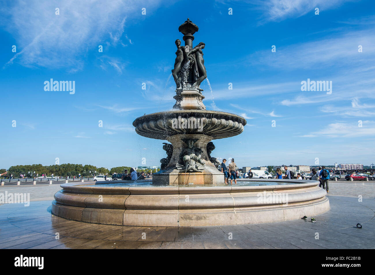 Brunnen auf der Place De La Bourse, Bordeaux, Frankreich Stockfoto