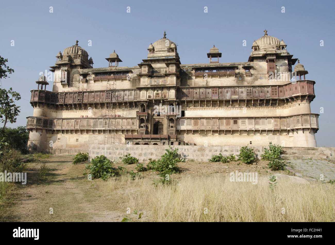 Außenansicht des Jahangir Mahal (Palast). Orchha Festung Komplex. Orchha. Madhya Pradesh. Indien Stockfoto