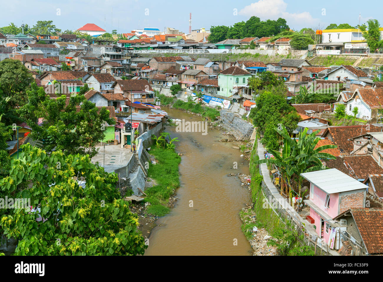 Die indonesische am Flussufer Slums von Yogyakarta, Indonesien. Stockfoto