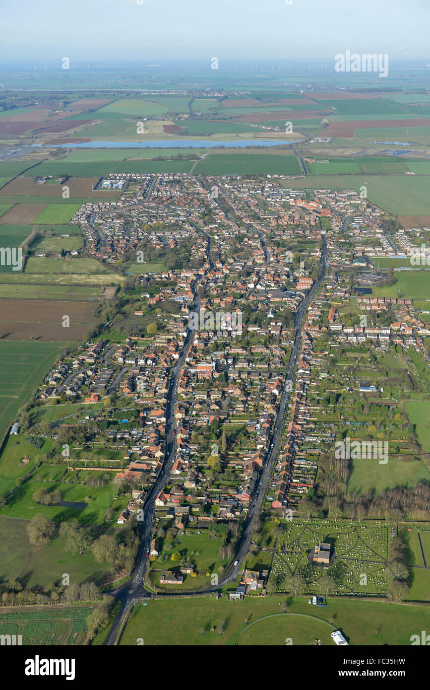 Eine Luftaufnahme des Lincolnshire Dorf von Winterton mit der umgebenden Landschaft und den Fluss Humber sichtbar Stockfoto