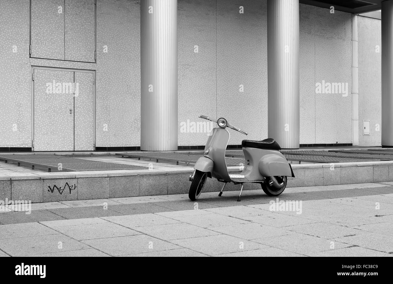 Roller am Straßenrand das Zentrum von Berlin Stockfoto