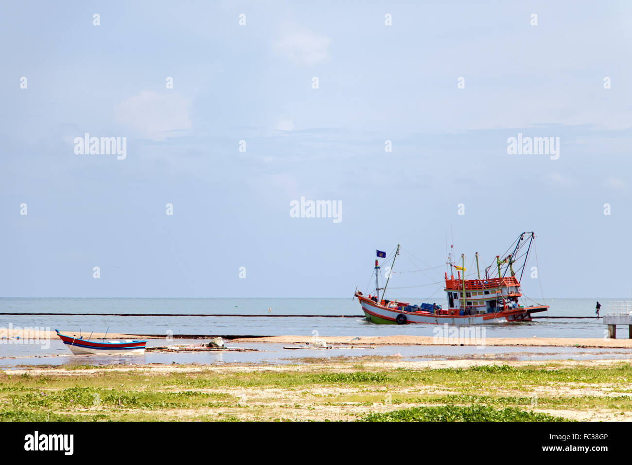 Thai Fischerboot im Meer Stockfoto