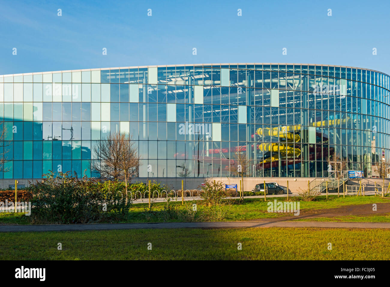 Neue Cardiff International Swimming Pool an der Cardiff Bay Sports Village in South Wales Stockfoto