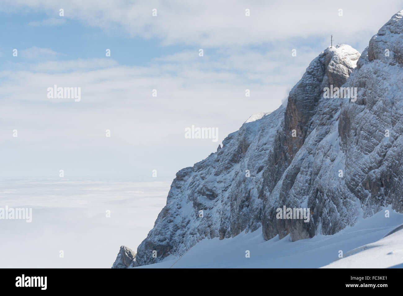 Dachsteingebirge über Nebeldecke Stockfoto