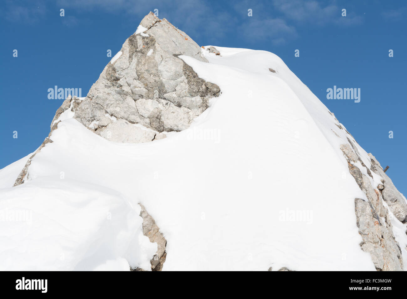 schneebedeckten Gipfel in den nördlichen Kalkalpen Stockfoto