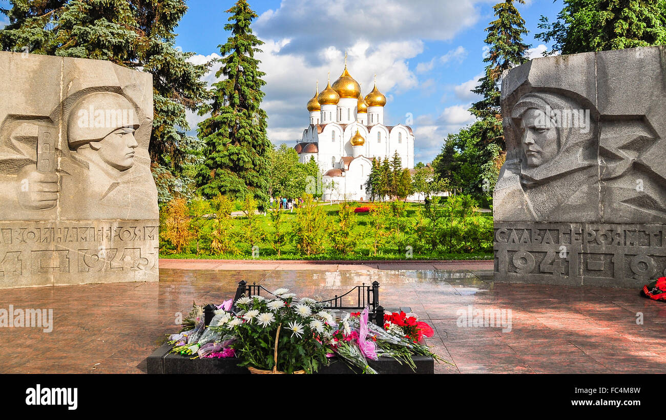 Eingang zum World War II Memorial - Jaroslawl, Russland Stockfoto