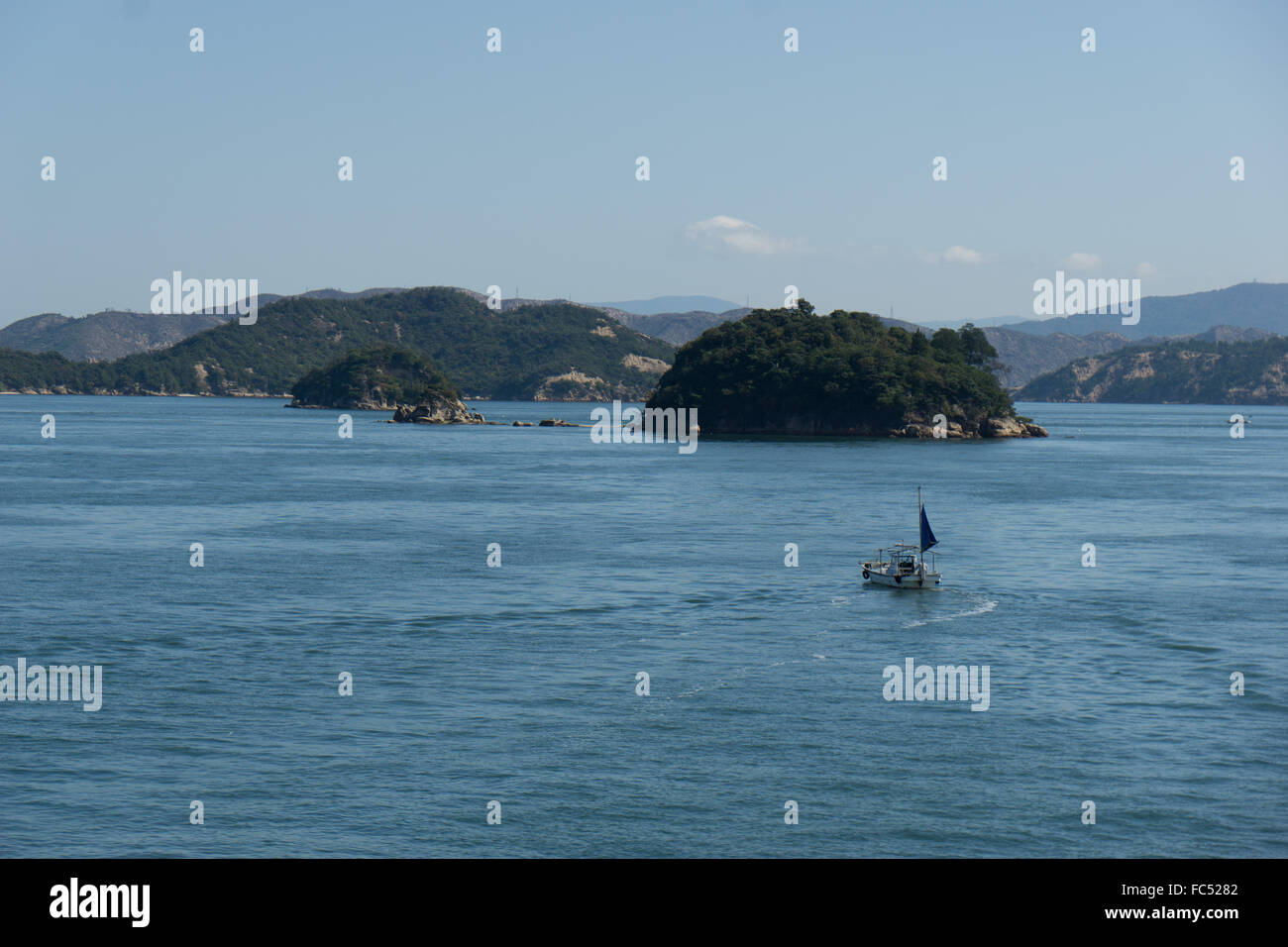 Angelboot/Fischerboot auf der Inland Sea of Japan Stockfoto