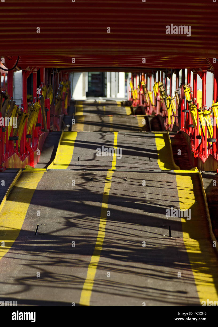 Reihe von leeren Auto-Zug-waggons Stockfoto