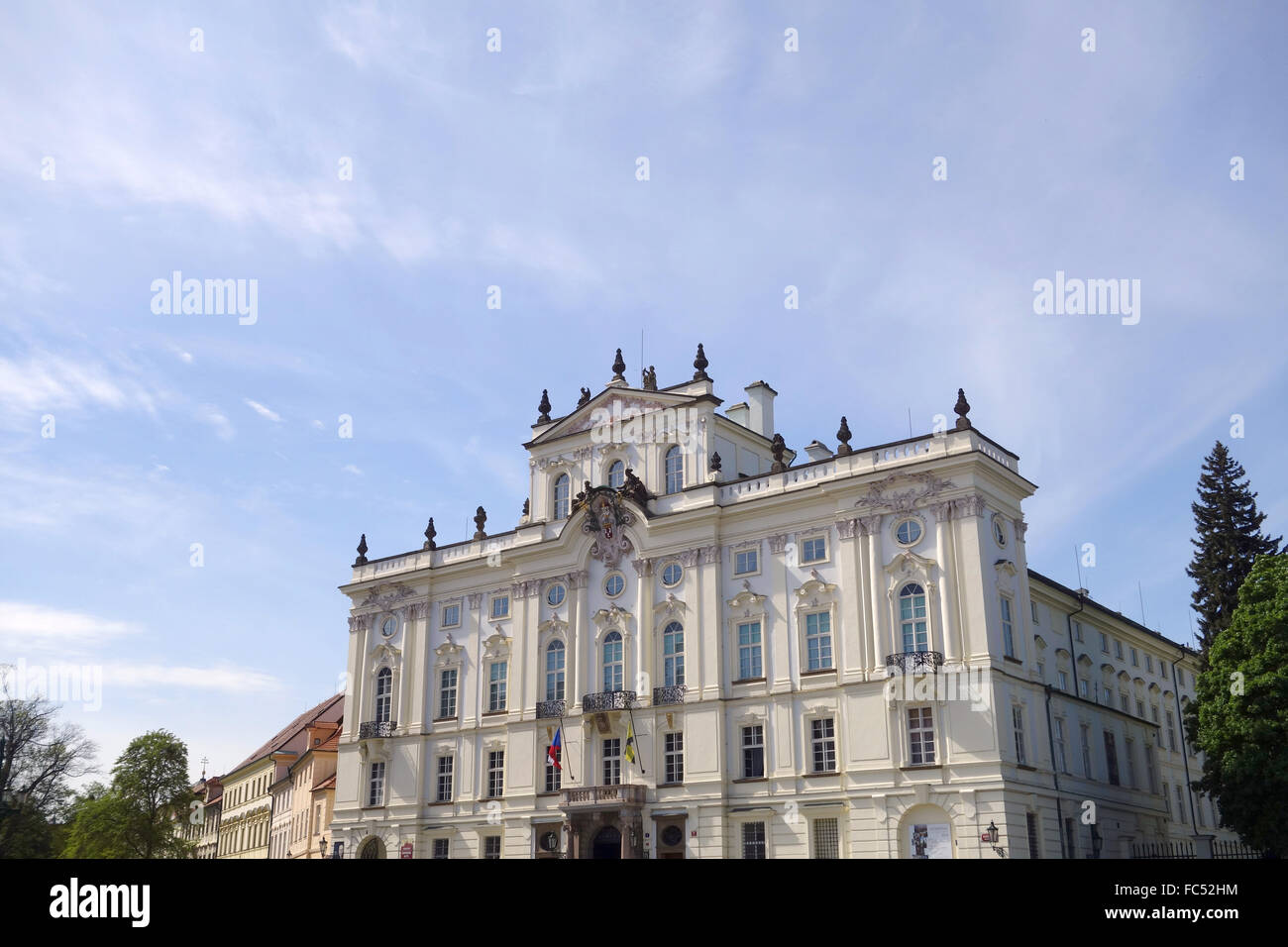 Palast des Erzbischofs in Prag Stockfoto