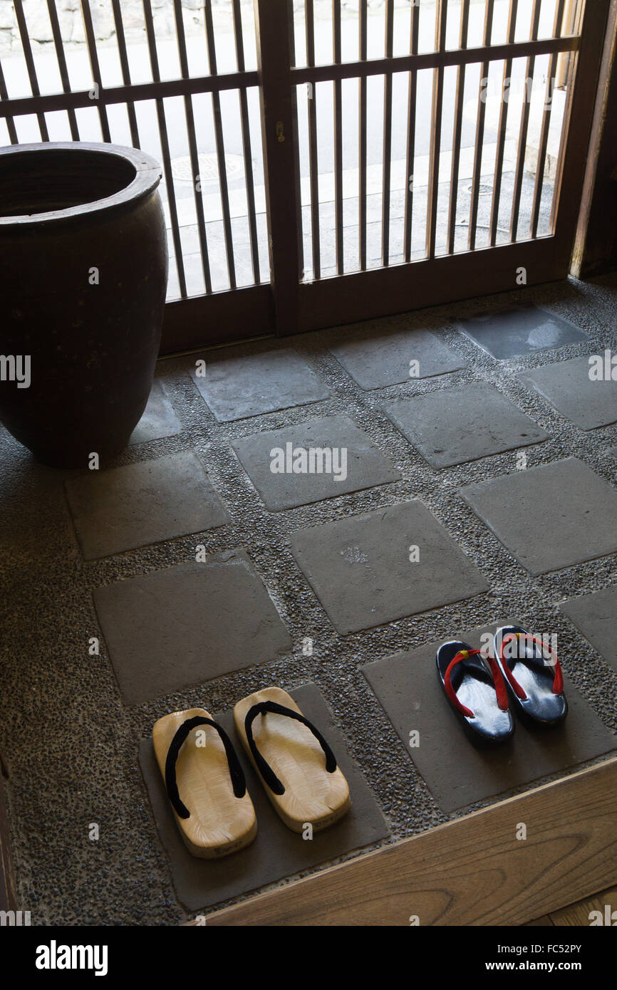traditionelle Sandalen in japanische Roykan Stockfoto