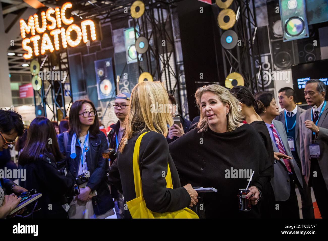 Taylor Swift startet neue Modemarke "Swift" für den chinesischen Markt in Hongkong Stockfoto