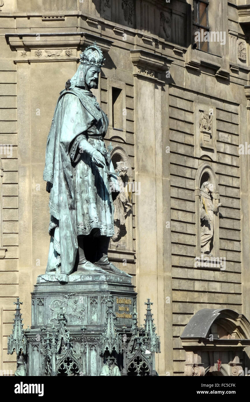 Statue von Charles IV in Prag Stockfoto
