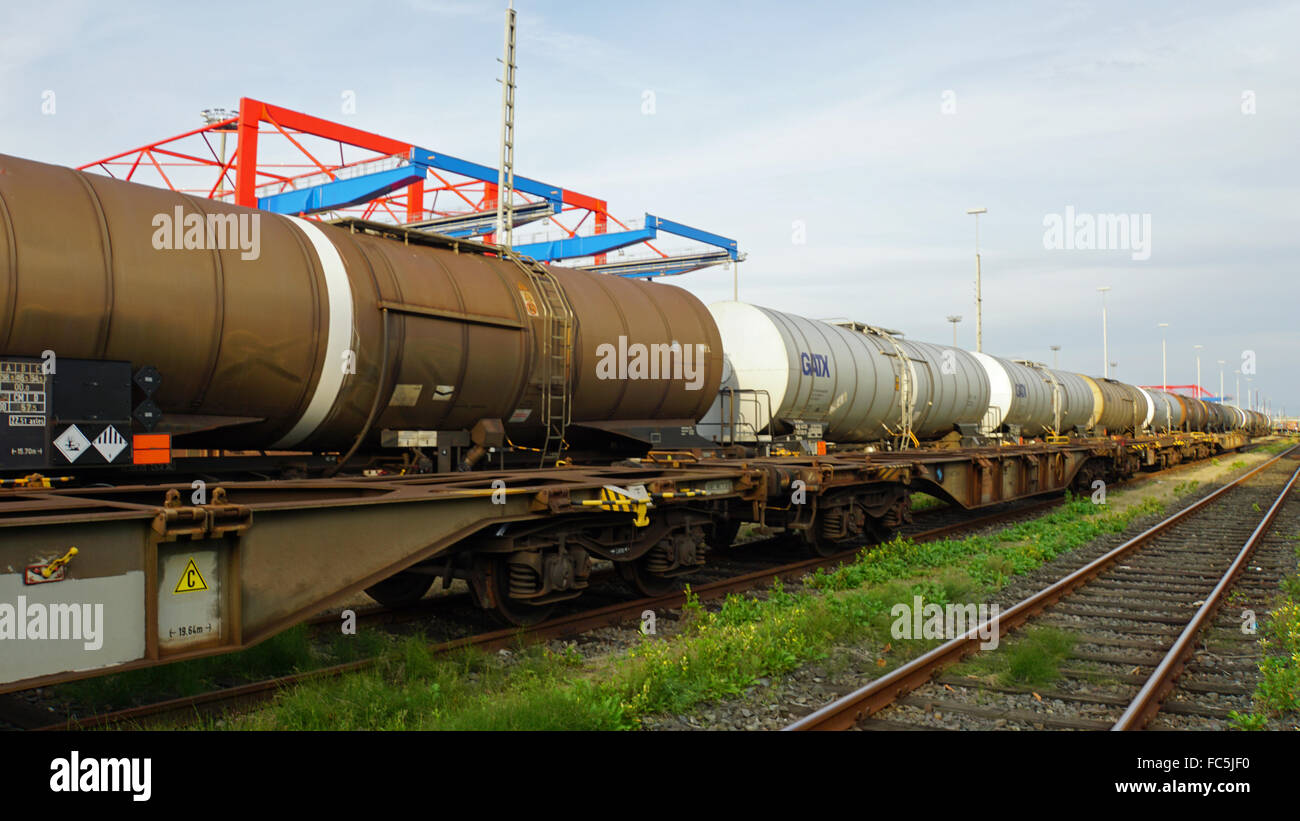 bunte Zug Vaggons im Hafen Stockfoto