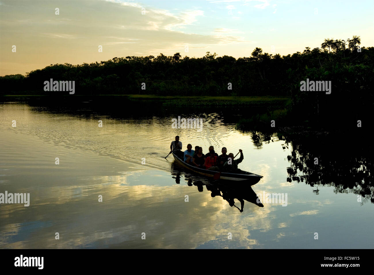 Kanu im Amazonas in Ecuador Stockfoto