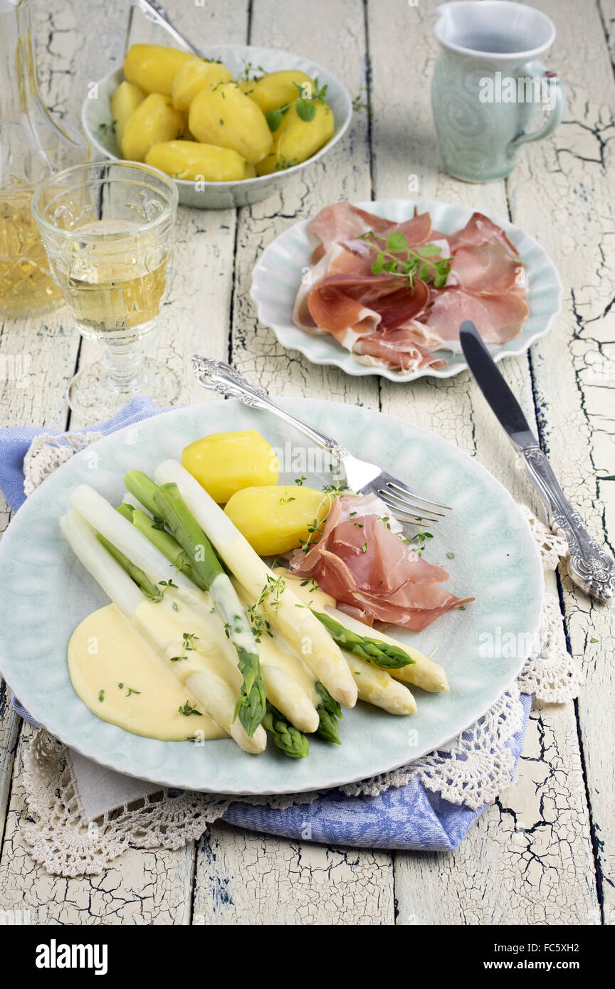 Spargel schinken und kartoffeln -Fotos und -Bildmaterial in hoher ...