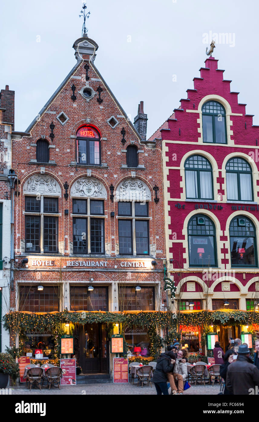 Guild Häuser auf dem Marktplatz, Brügge, Belgien Stockfoto