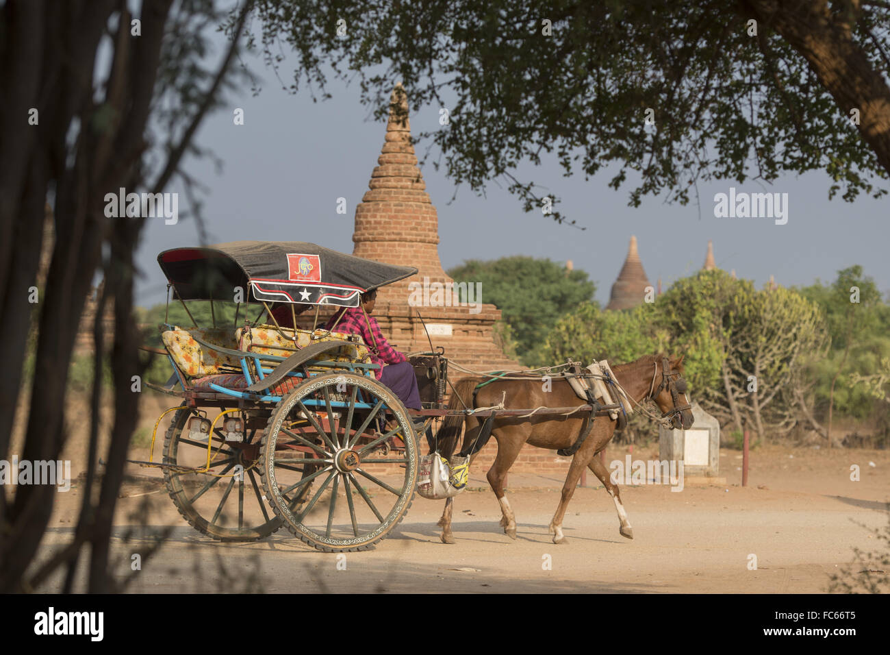 ASIEN-MYANMAR BAGAN-TEMPEL PAGODE TRANSPORT Stockfoto