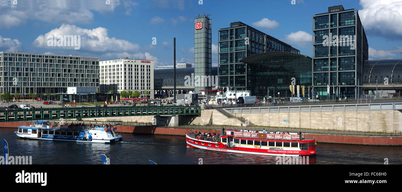 Berliner Hauptbahnhof, Fluss Spree Stockfoto
