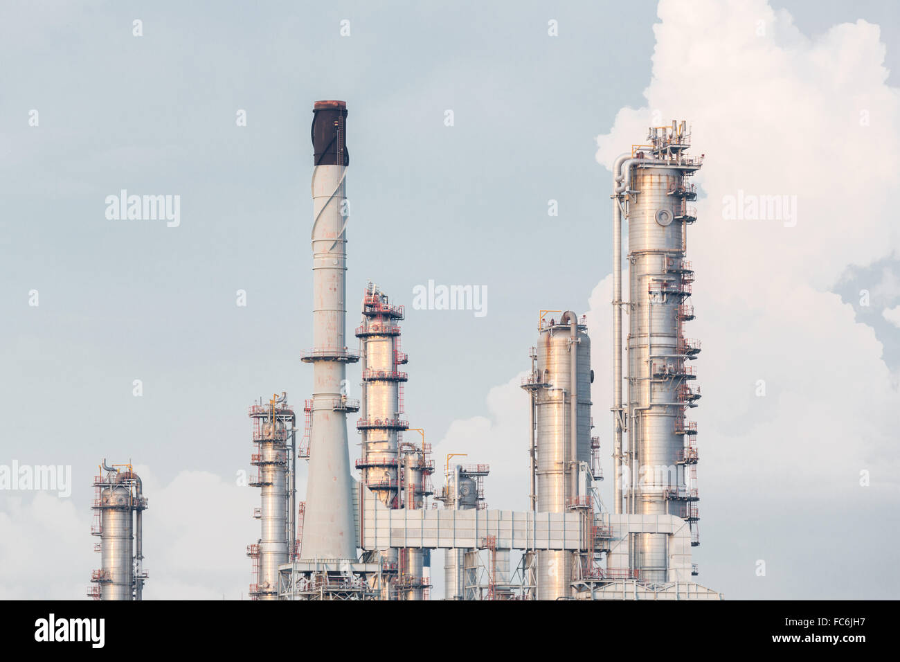 Öl-Raffinerie-Anlage Stockfoto