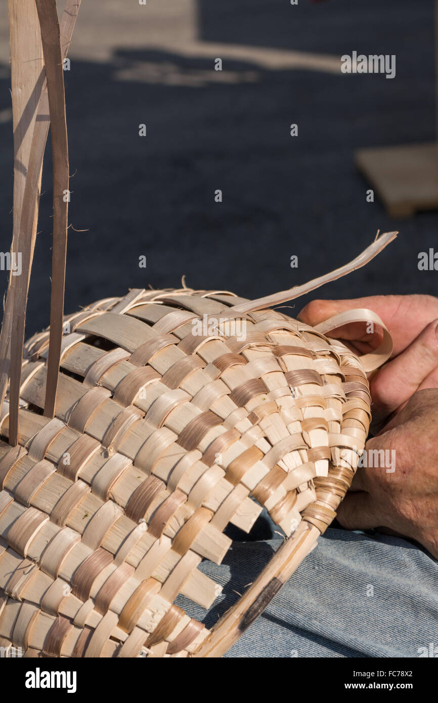 Alte Tradition der Handwerkskunst - Korbwaren Stockfoto