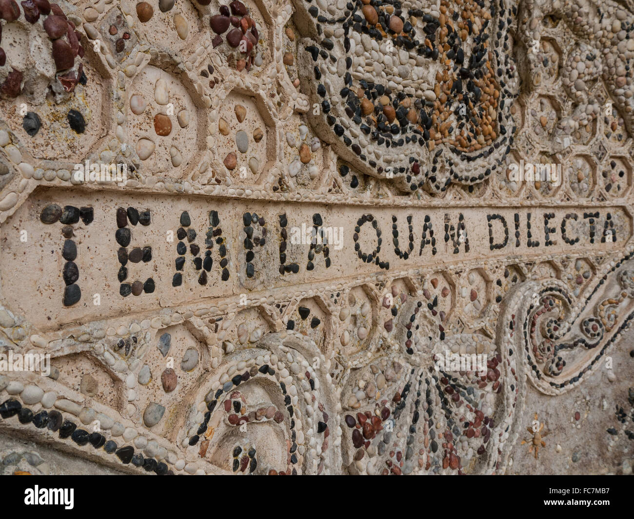 Mosaik, die Darstellung des Wortlauts Templa Quam Dilecta, was übersetzt bedeutet, wie schön dein Tempel sind. Stockfoto