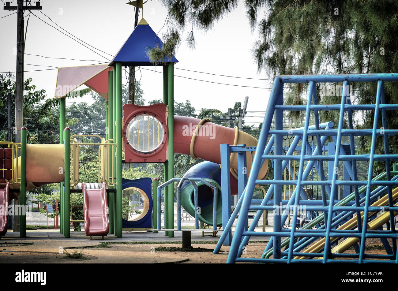 Bunte bunte Kinder-Spielplatz im Vintage Licht Stockfoto