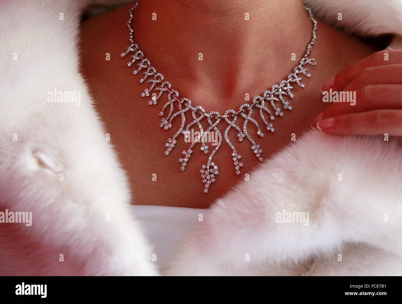 Hochzeit-Diamant-Halskette Stockfoto