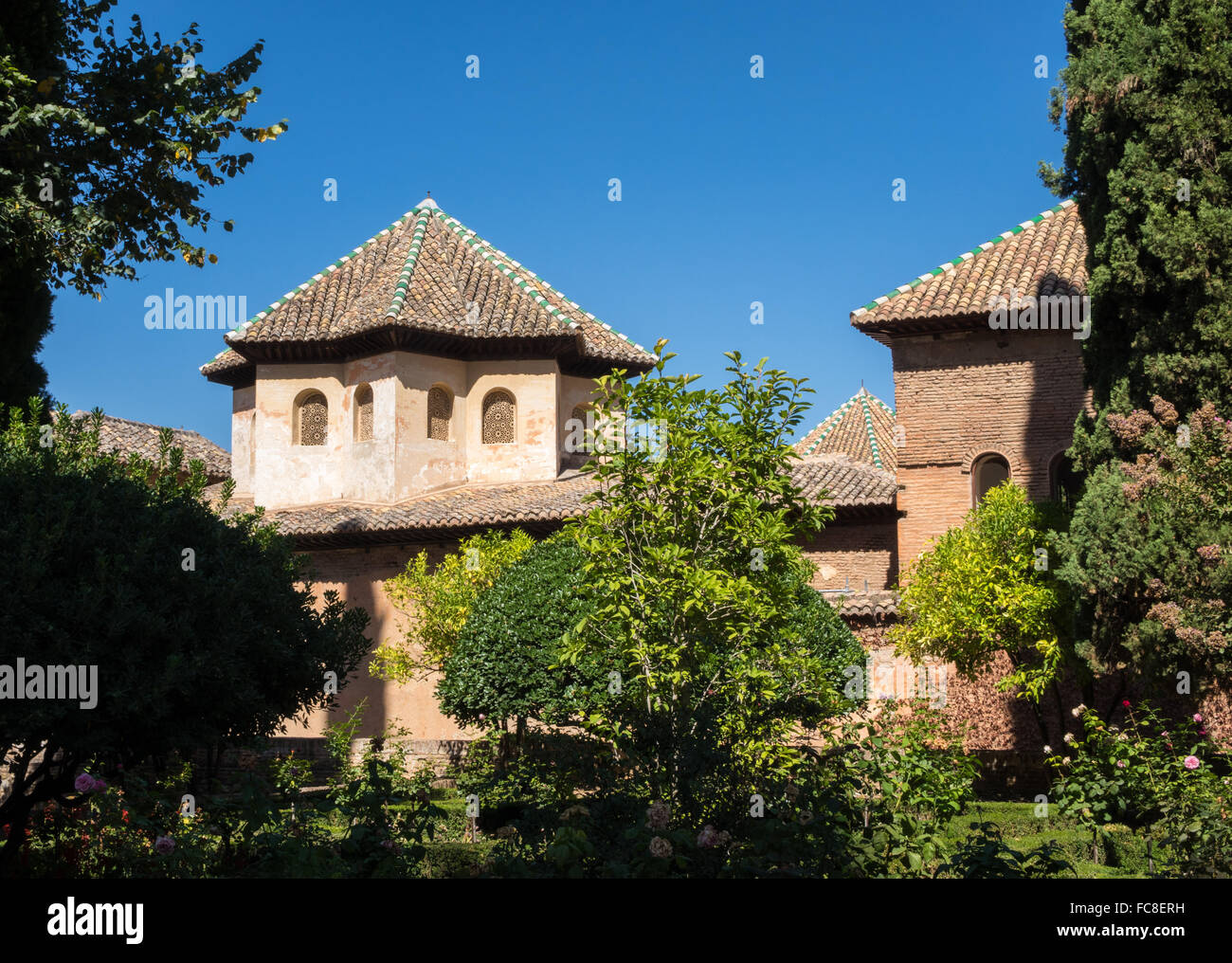 Reich verzierte Dach in Alhambra Palast Granada Stockfoto