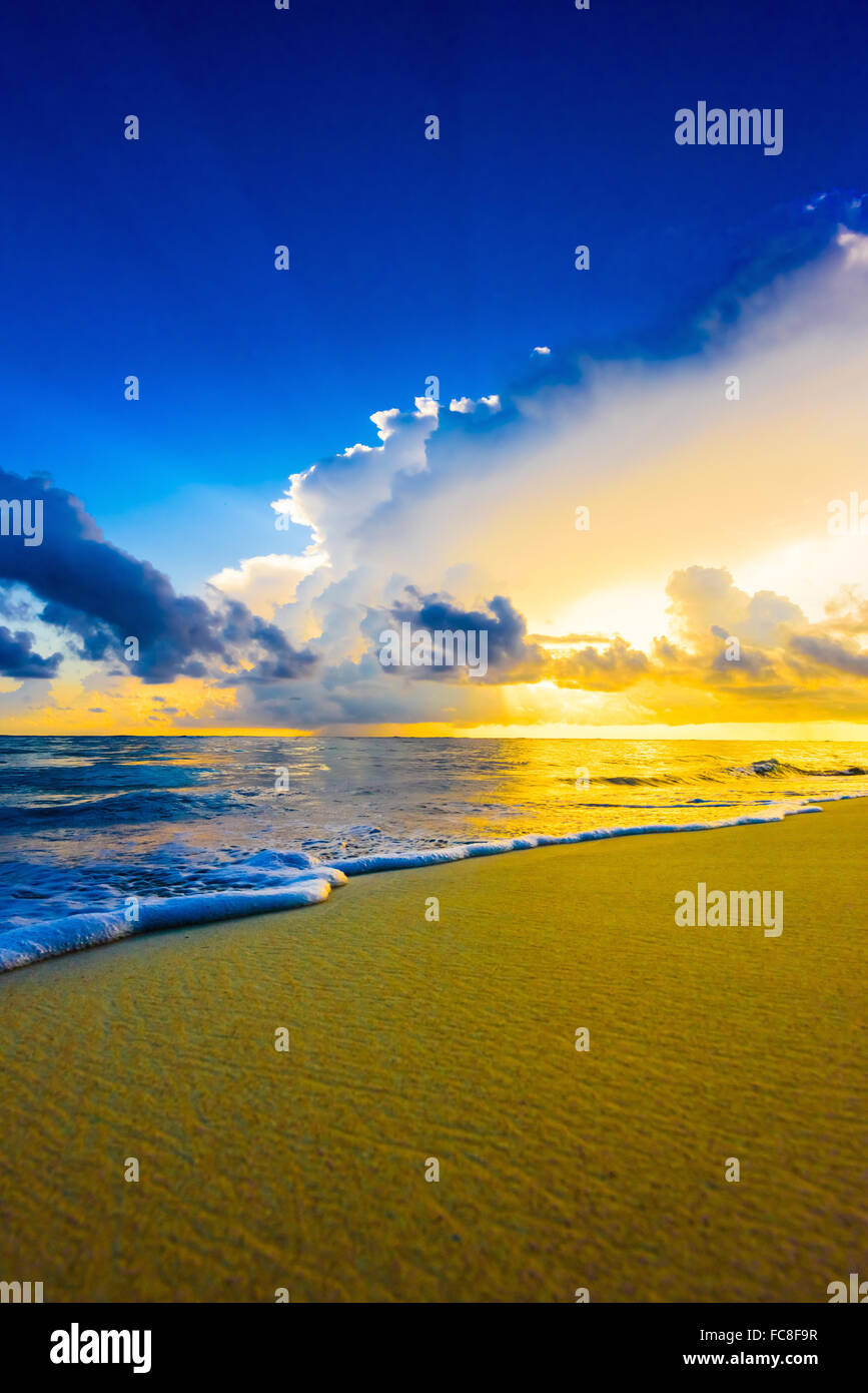 Ruhige morgendämmerung -Fotos und -Bildmaterial in hoher Auflösung – Alamy
