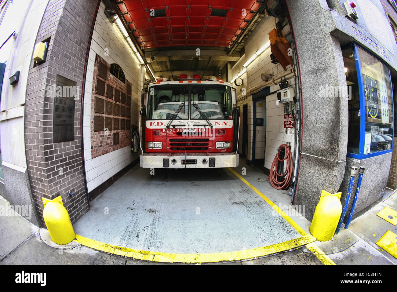 Feuerwehr-Fahrzeuge geparkt Stockfoto