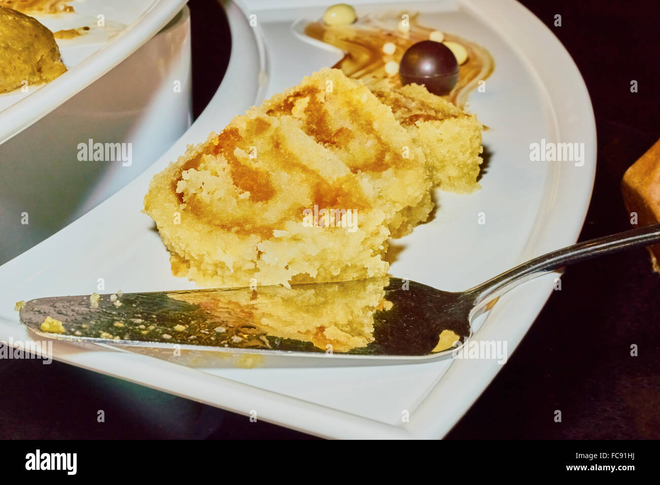 Süße Kuchen auf einem Teller (Buffet) Stockfoto