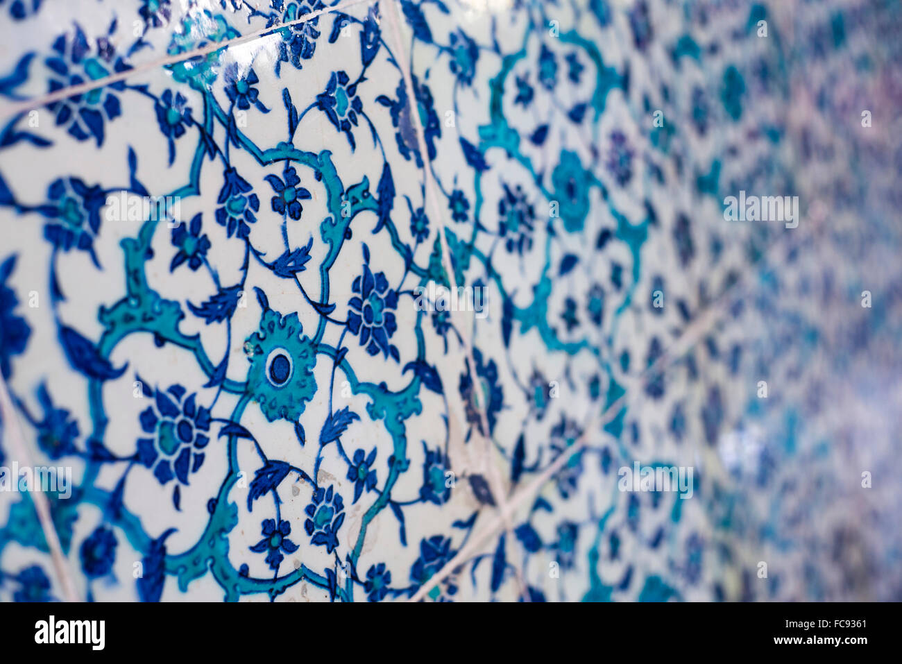 Traditionelle blaue türkische Fliesen im Topkapi-Palast, UNESCO-Weltkulturerbe, Istanbul, Türkei, Europa Stockfoto