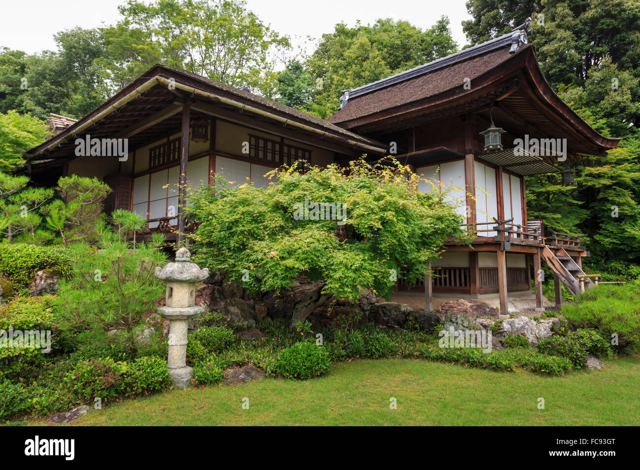 Okochi Sanso Villa Haupthaus, schönes Beispiel der traditionellen japanischen Wohnarchitektur in Sommer, Arashiyama, Kyoto, Japan Stockfoto