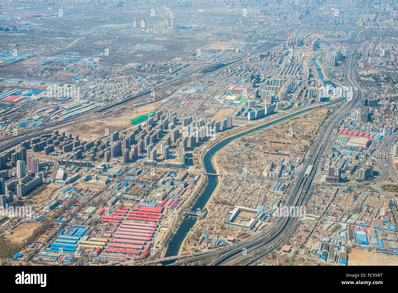 Antenne der Landschaft und eine Industrieansiedlung in Bejing, China, Asien Stockfoto
