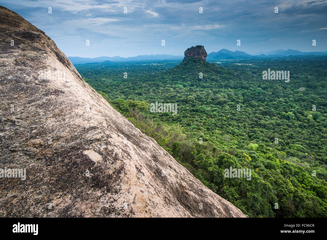 Blick auf Sigirya Rock, Sri Lanka, Asien Stockfoto