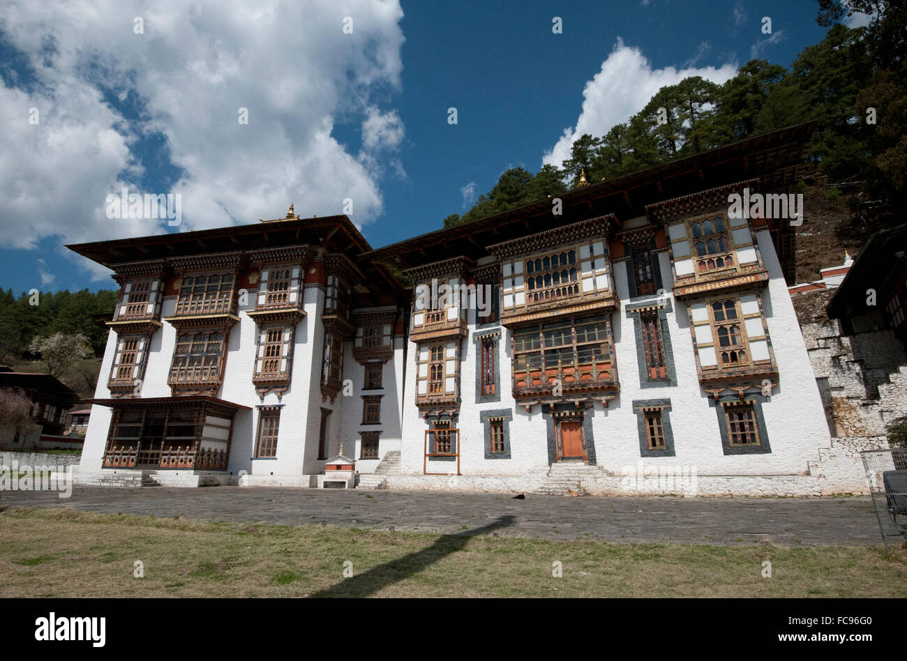 Kurjey Lakhang, die letzte Ruhestätte der ersten drei Könige von Bhutan, Bumthang Valley, Bhutan, Asien Stockfoto