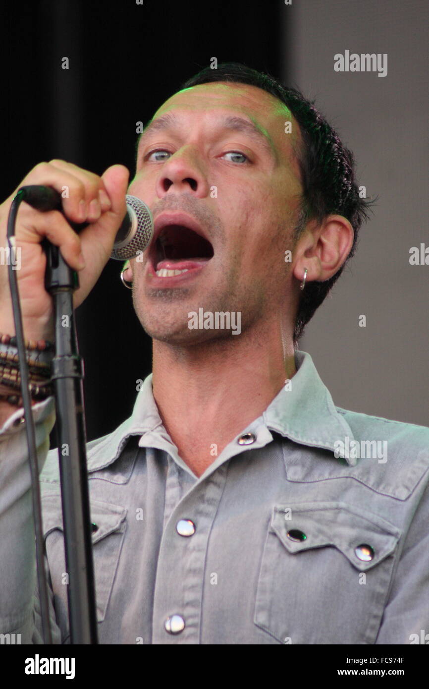 Rick Witter, Frontmann mit Shed Seven führt beim Y Not Music Festival, Derbyshire UK Stockfoto