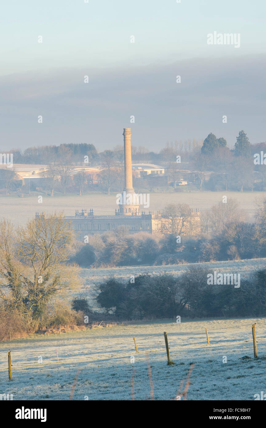 Bliss-Tweed-Mühle im morgendlichen Nebel und Frost. Chipping Norton, Oxfordshire, England Stockfoto